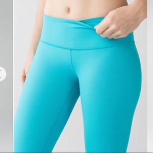 Lululemon Wunder Under III crop pants!!